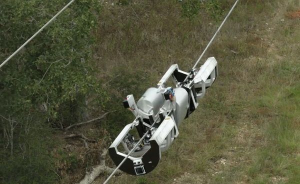 Компания Facebook представила нового робота для работы с оптоволокном